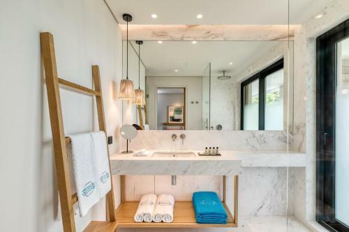 Hotel Vathi Cove Luxury Resort & Spa
