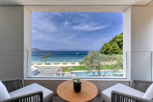 Hotel Vathi Cove Luxury Resort & Spa