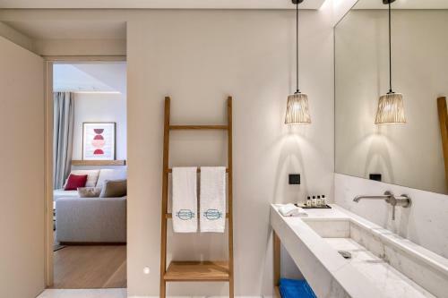 Hotel Vathi Cove Luxury Resort & Spa