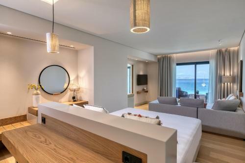 Hotel Vathi Cove Luxury Resort & Spa