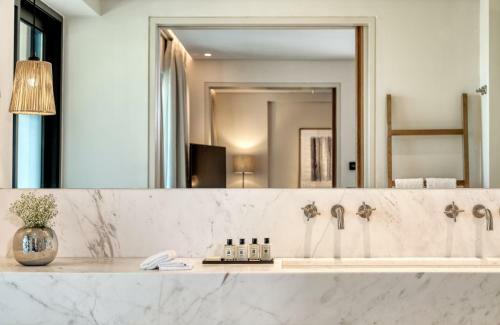 Hotel Vathi Cove Luxury Resort & Spa