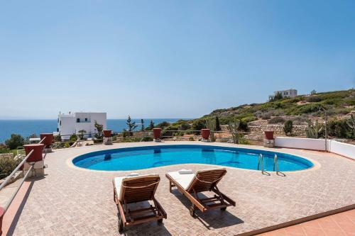 Tersanas Luxury Three-bedroom Villas