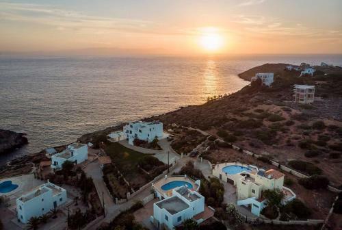 Tersanas Luxury Three-bedroom Villas