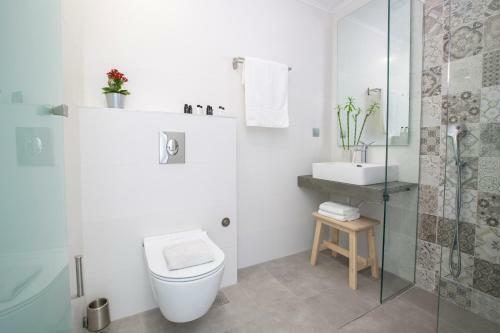 Rachi Sea View White Villa