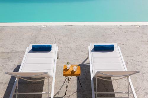 Rachi Sea View White Villa