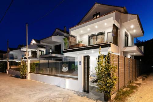Exclusive Lefkada Villa Private Pool Outdoor Jacuzzi Sea View Vasilikis