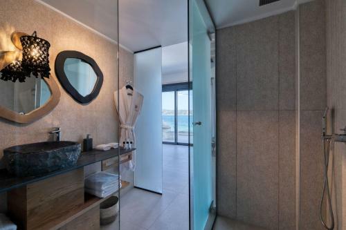Exclusive Lefkada Villa Private Pool Outdoor Jacuzzi Sea View Vasilikis