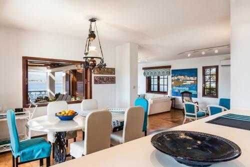 Tersanas Villa Sleeps 9 With Pool And Air Con