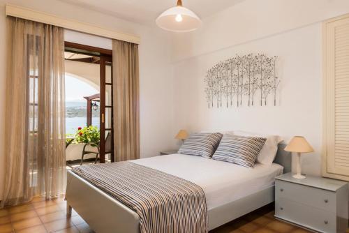 Tersanas Villa Sleeps 9 With Pool And Air Con
