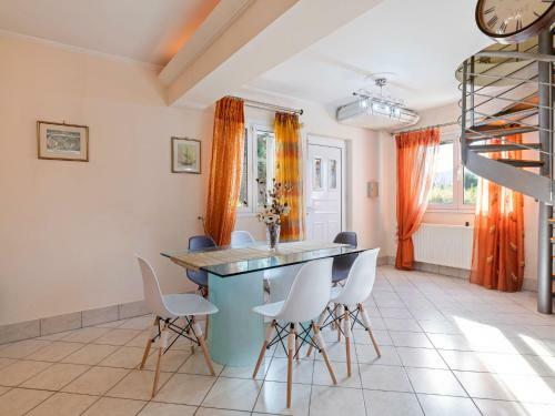 Enchanting Villa In Chalcis With Terrace