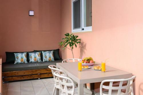 Iliana Apartments