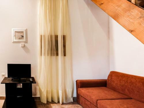 Beautiful Apartment In Askos With Balcony