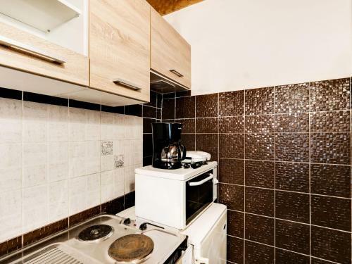 Beautiful Apartment In Askos With Balcony
