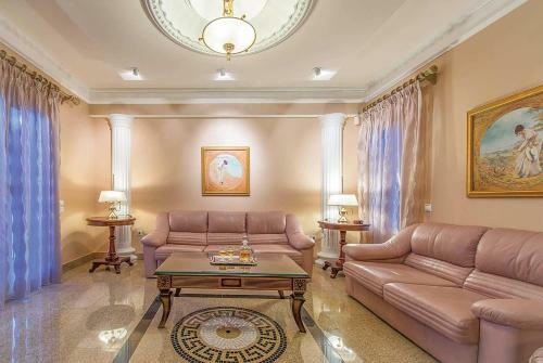 Villa Karakas