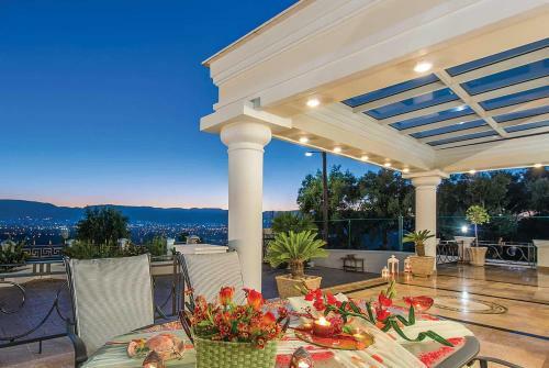 Villa Karakas