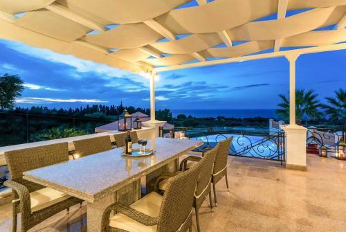 Villa Karakas