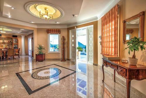 Villa Karakas