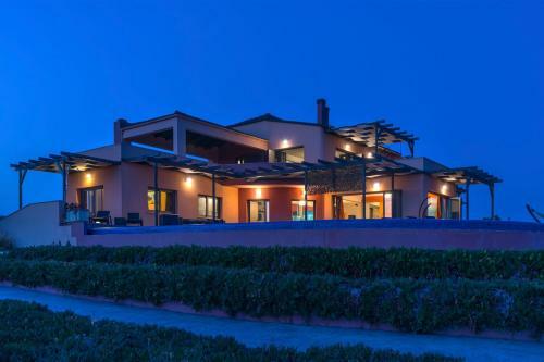 Kounopetra Villa Sleeps 10 With Pool