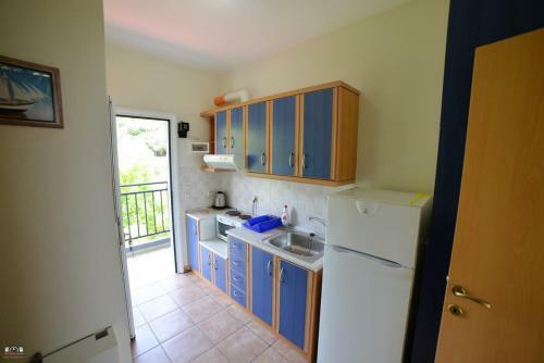 Hostal Ziourkas Apartments