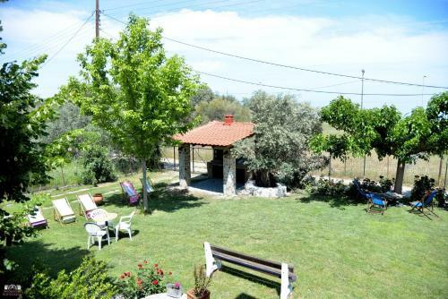 Hostal Ziourkas Apartments