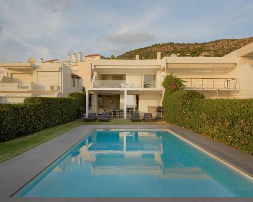 Luxurious Beachfront Villa Maira