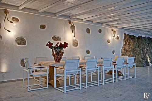 Faros Armenistis Villa Sleeps 16 With Pool And Air Con