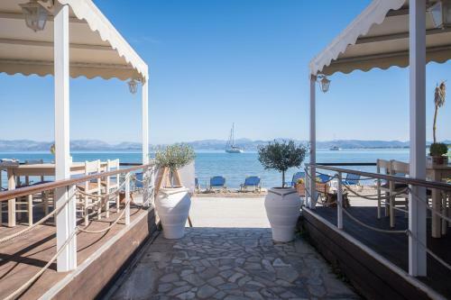 Bed & Breakfast Christina Beachfront Rooms