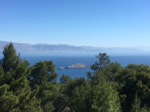 Amoni Bay