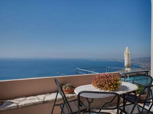 Alluring Villa In Saronida With Private Swimming Pool