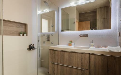 Luxurious Nel Mar Villa