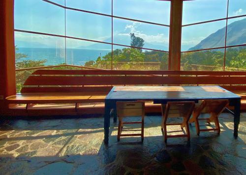 Unique Architecture, Breathtaking Views Of Lake
