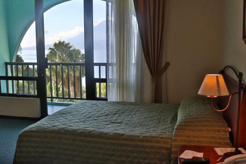 Hotel La Riviera De Atitl�n
