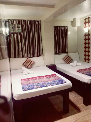 Hostal Simplex Guesthouse