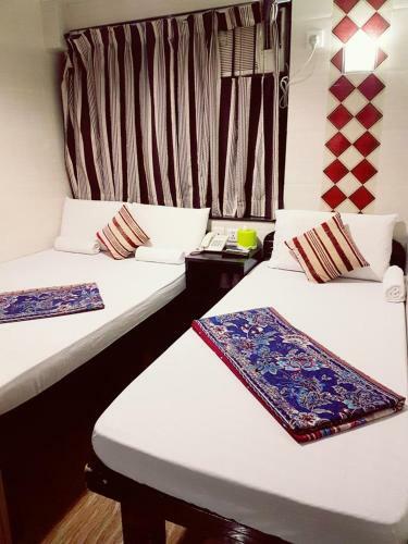 Hostal Simplex Guesthouse