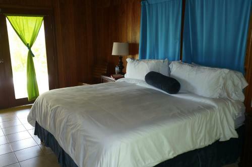 Hotel Caba�as On Clark?s Cay