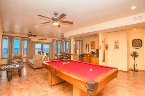 Turtle Casa Penthouse And Gaming Suites Home