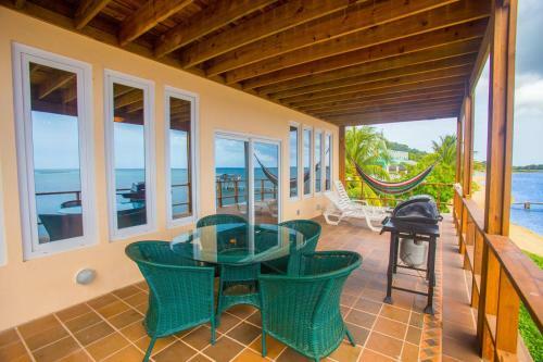 Turtle Casa Penthouse And Gaming Suites Home