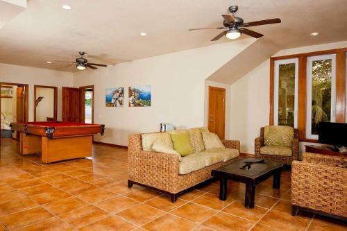 Turtle Casa Beach And Gaming Suites Home