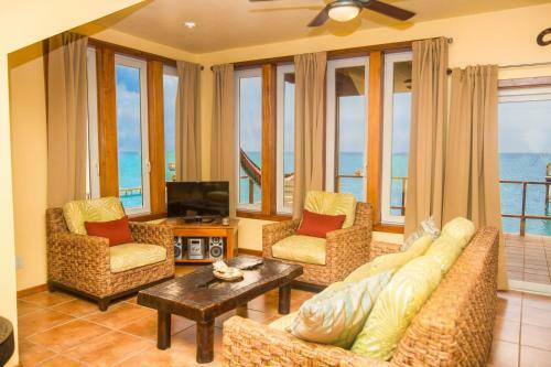 Turtle Casa Beach And Gaming Suites Home