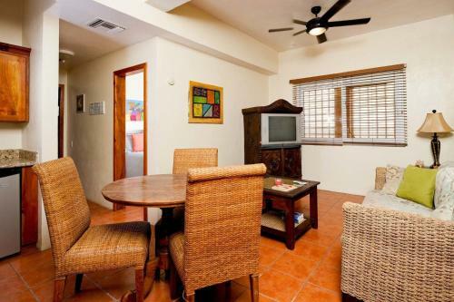 Turtle Casa Beach And Gaming Suites Home