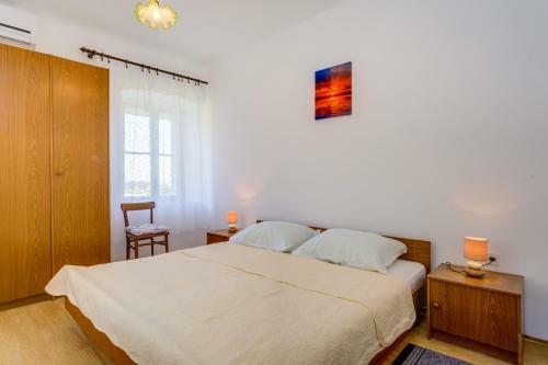 Apartments Pino