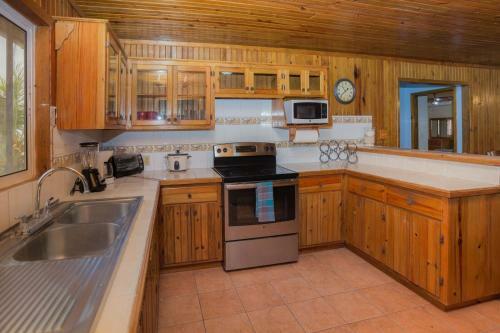 Apartamento Roatan Ocean View- 2nd Floor Apts