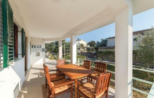 Two-bedroom Apartment In Vinisce