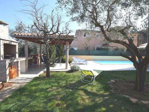 Spacious Apartment In Pula With Swimming Pool