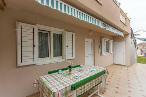 Apartments Ned-with Terrace