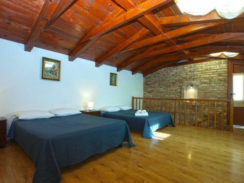 Apartments Helena 1992