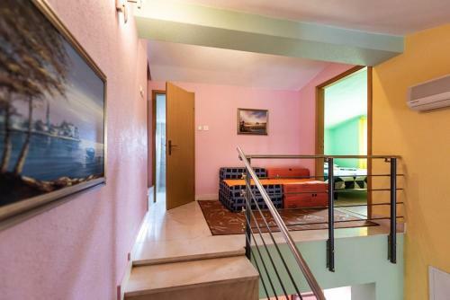 Hostal Apartments Karen