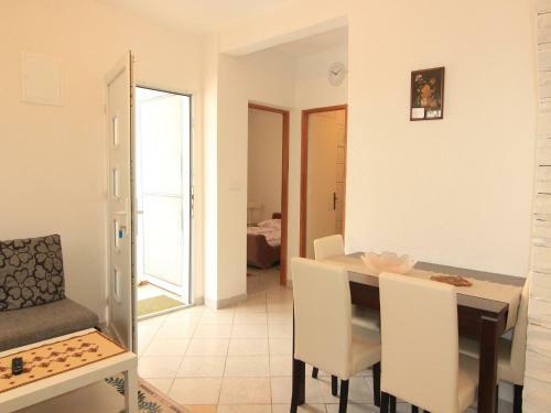 Apartments Sea Breeze