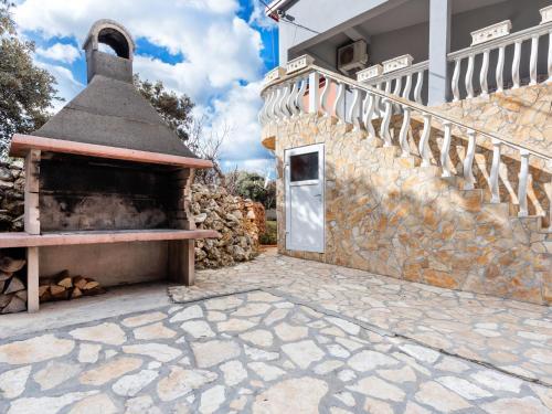 Snug Apartment In Vir With Sea Beach Nearby