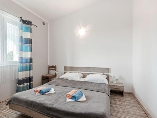 Modern Apartment In Vir With Balcony